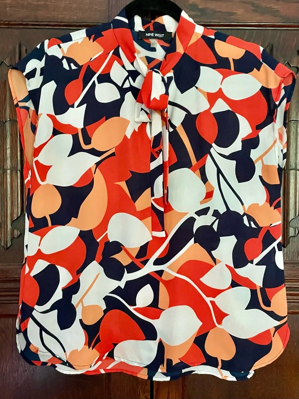 Vintage Nine West Abstract Leaf-Print Tie-Neck Blouse Size S - Picture 1 of 7